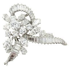 5.55 Carats Total Baguette, Marquis and Round Diamond and Platinum Brooch F-G/VS