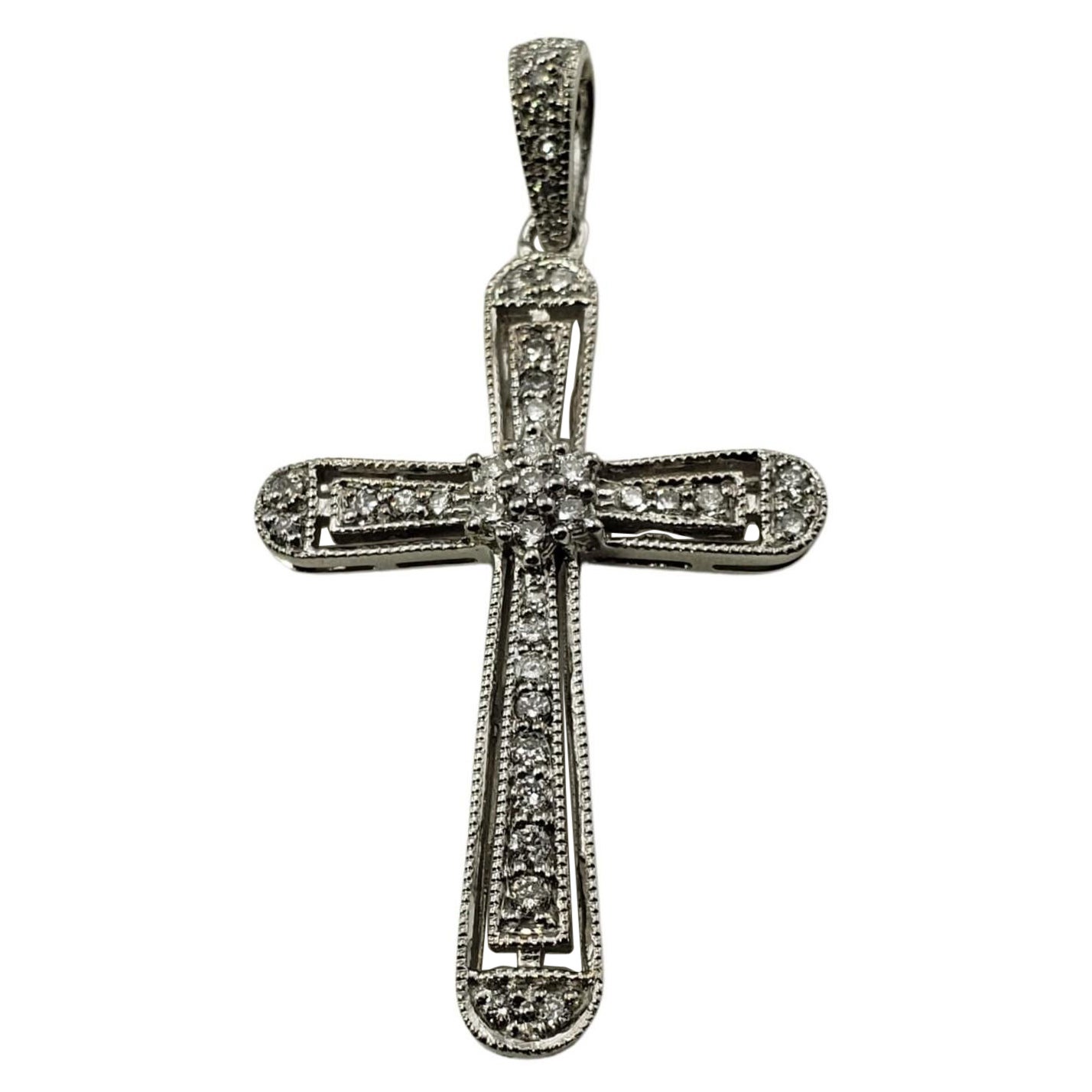 Pendentif croix vintage en or blanc 14 carats et diamants