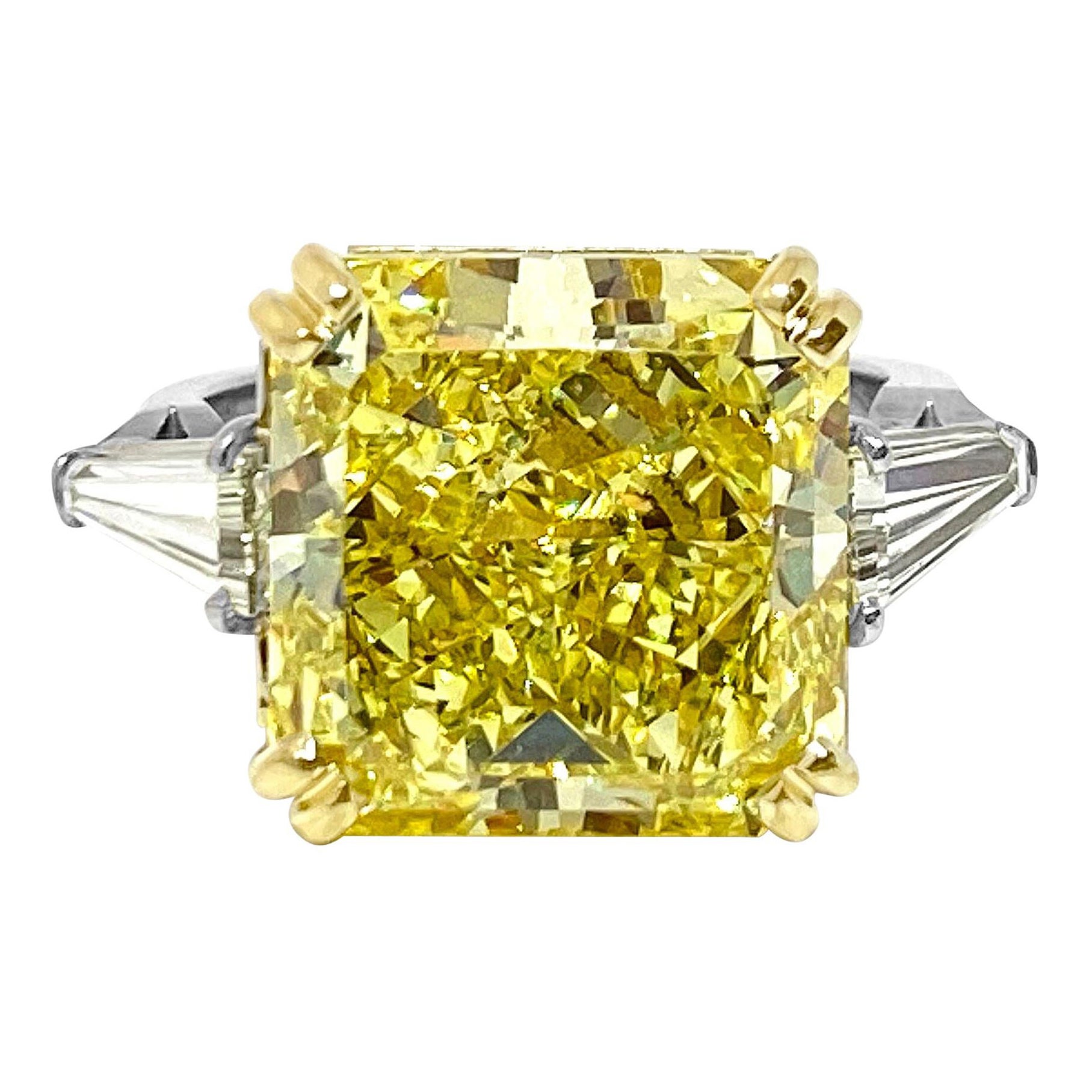 Mark Areias J. Bague en platine et diamant jaune fantaisie 18 carats, faite à la main