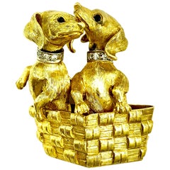 Gelbes Gelenk in Korb-Brosche, Anhänger, 18 Karat Gold Diamant Saphir Dachshund Puppen