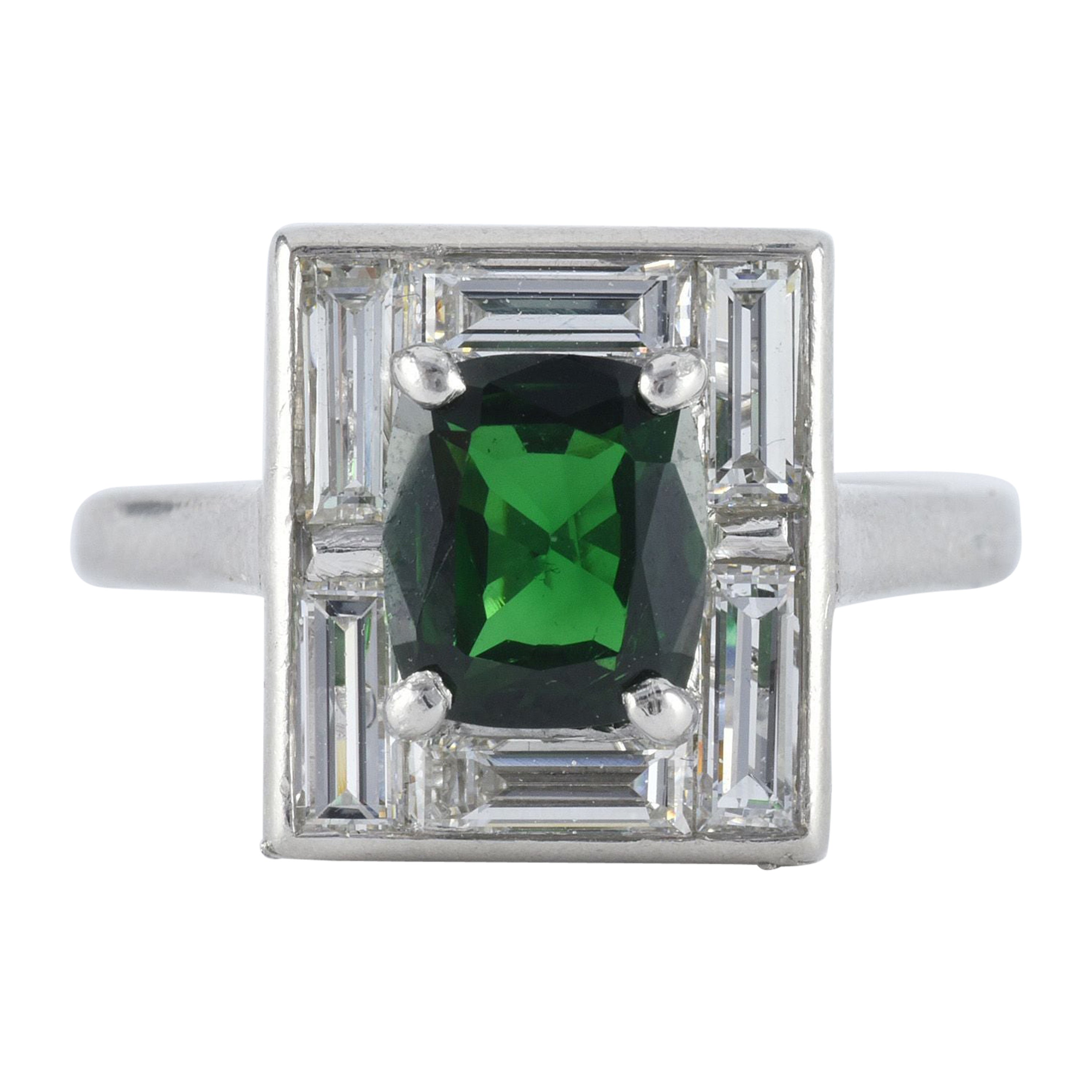 Anillo de cóctel de diamantes y turmalina verde cromada natural de la finca en venta