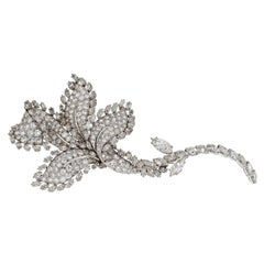 David Webb Broche fleur en platine et diamants 18,92 carats