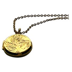 9ct 375 Gold Retro Locket Necklace
