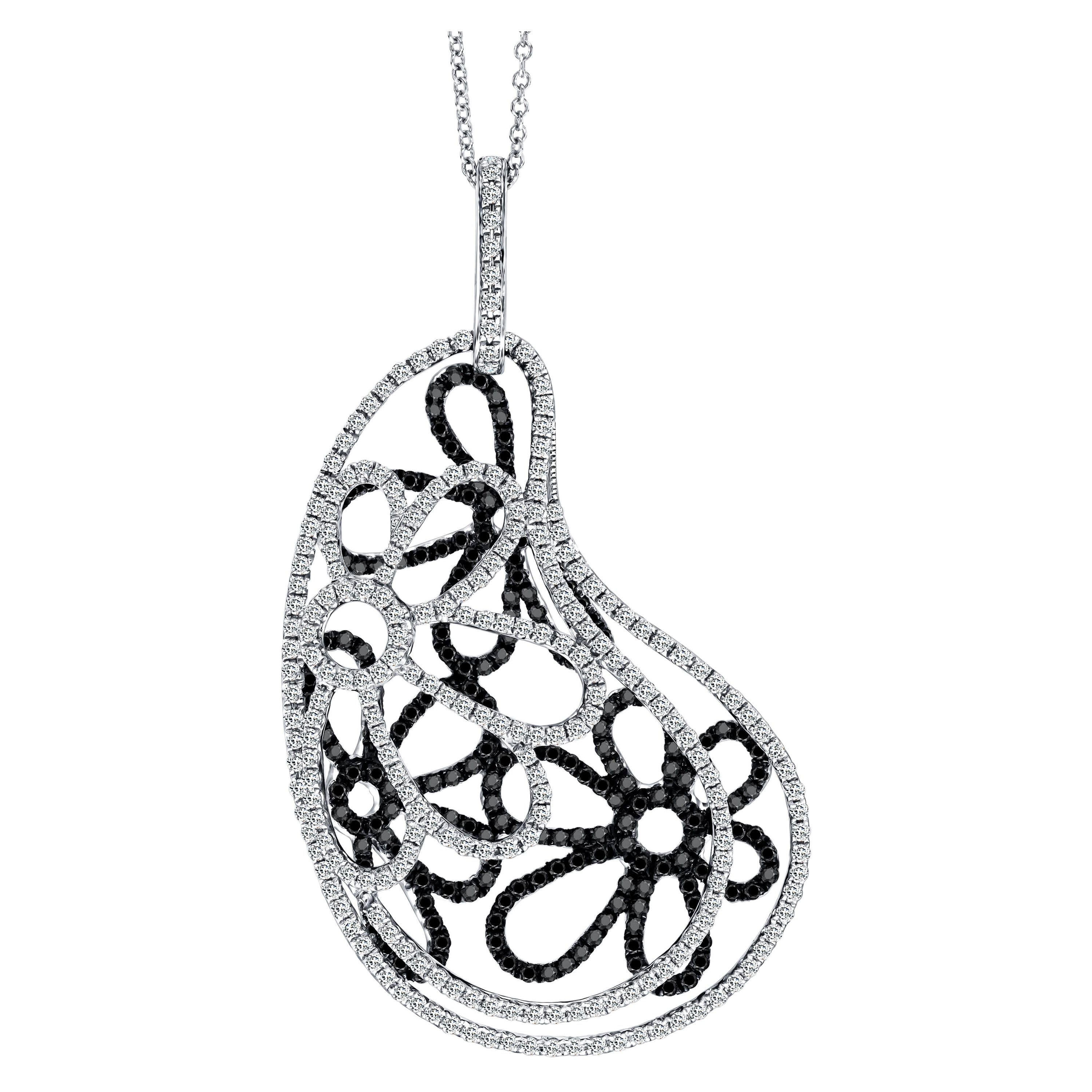 Chaîne collier à pendentif en or blanc 18 carats avec fleur en diamants noirs et blancs de 2,44 carats