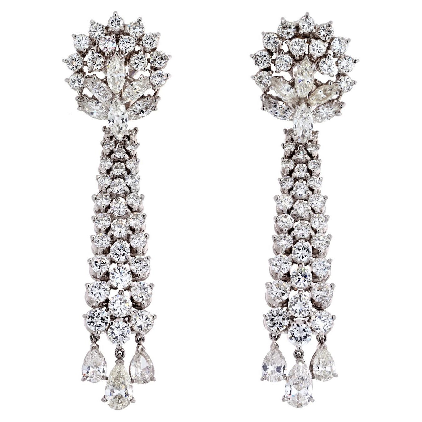 Platinum 15 Carats Chandelier Diamond Drop Earrings