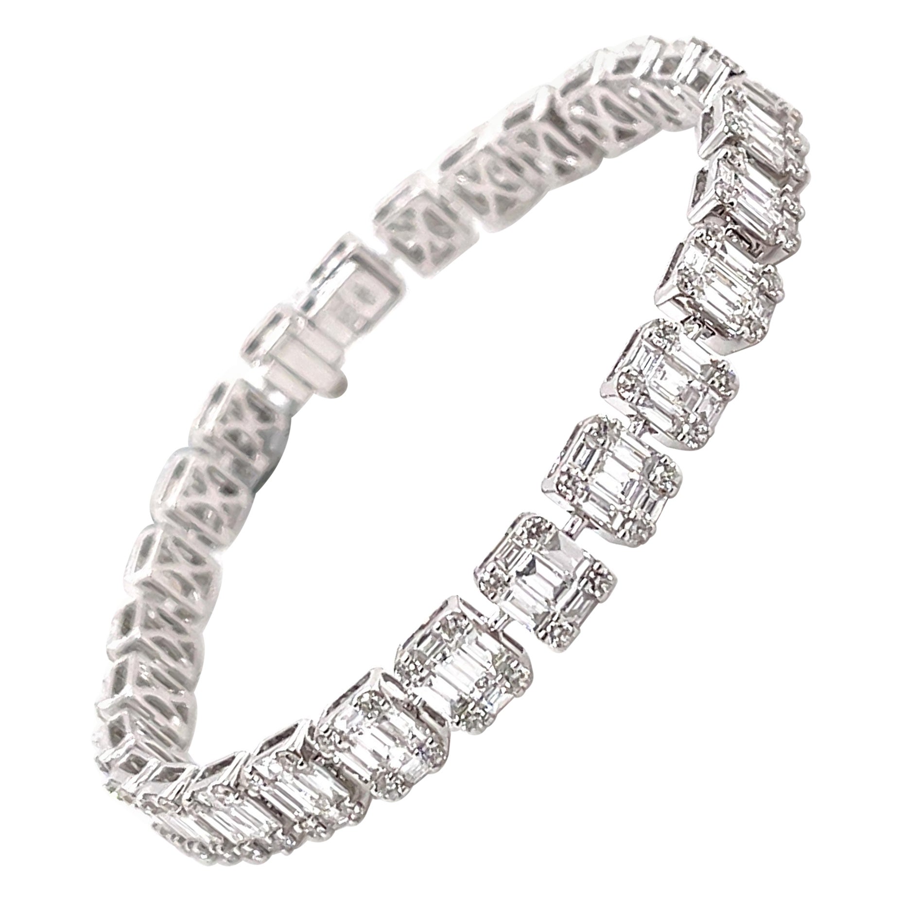 Bracelet grappe d'illusion en diamants taille émeraude et diamants