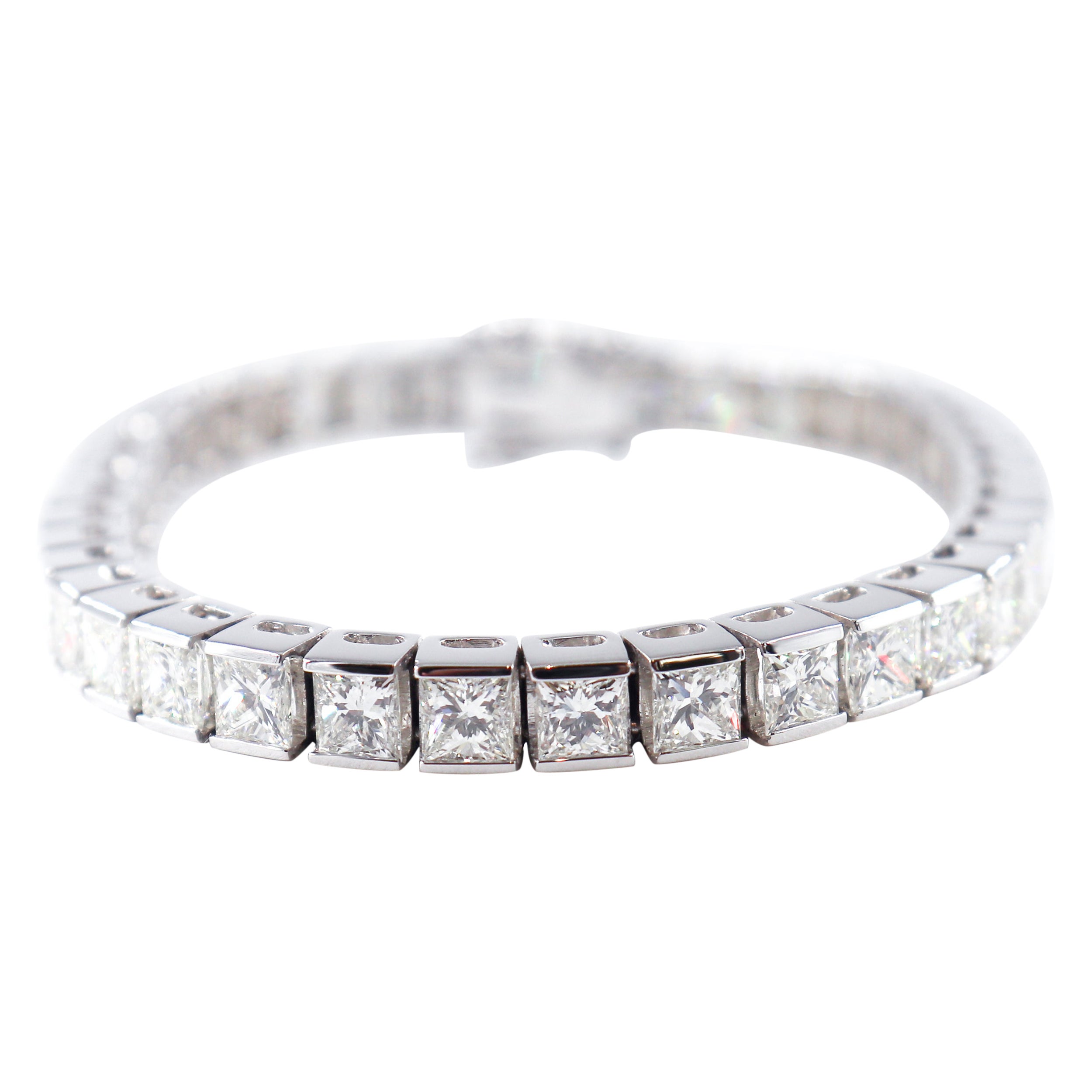 Diamond and White Gold Tennis Bracelet For Sale at 1stDibs