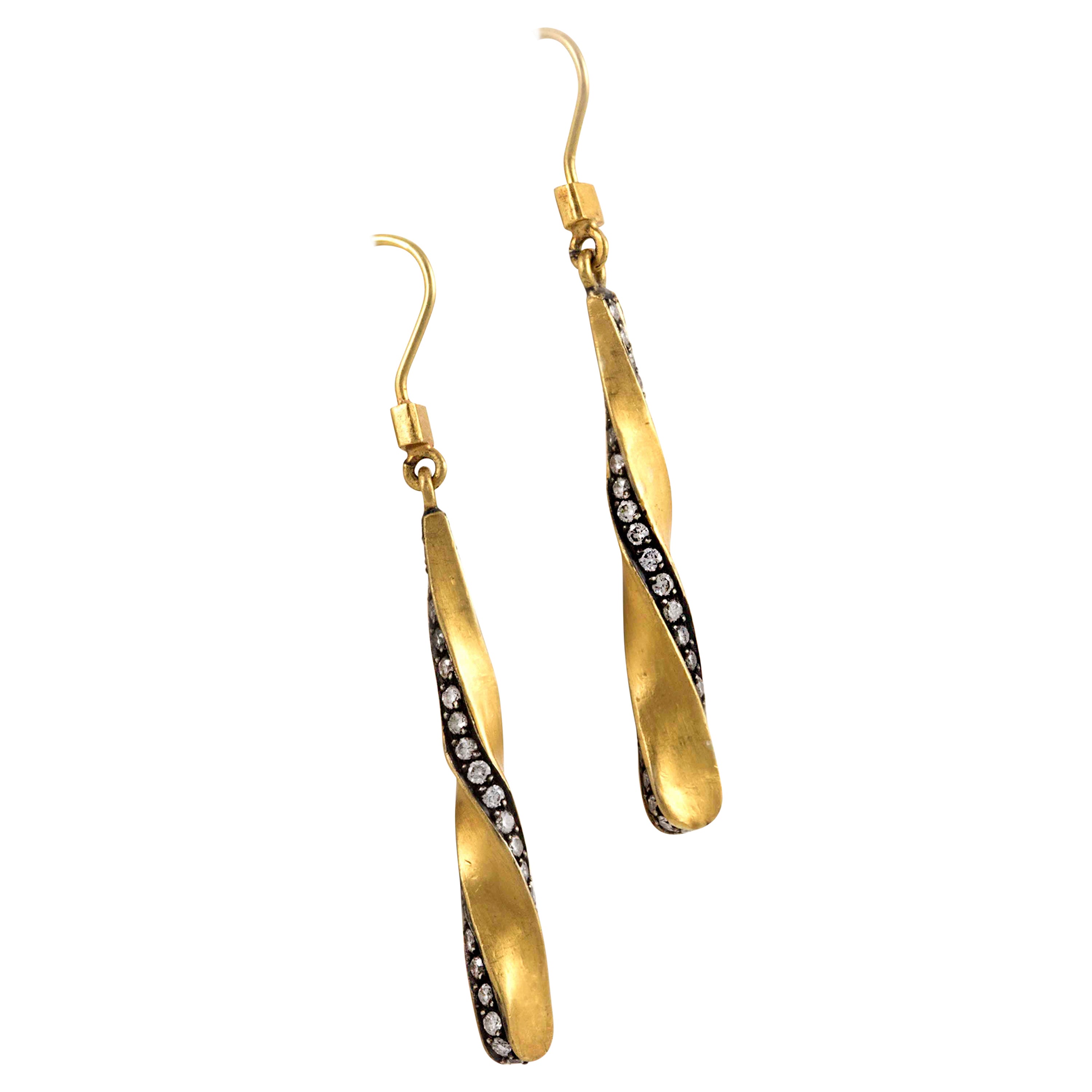 Pendants d'oreilles en forme de spirale en or jaune 18 carats et diamants 