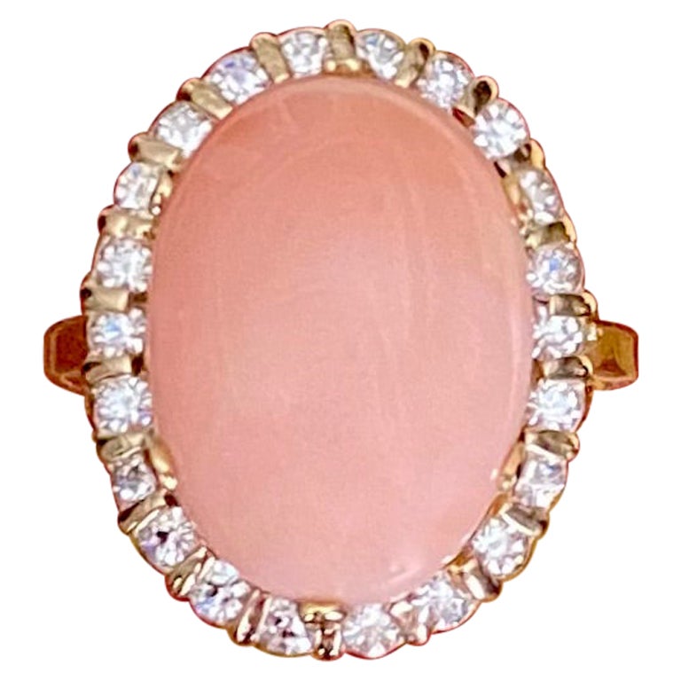 maandag Tragisch Mauve Michael Kneebone Angel Skin Coral White Diamond 18k Gold Cocktail Ring For  Sale at 1stDibs