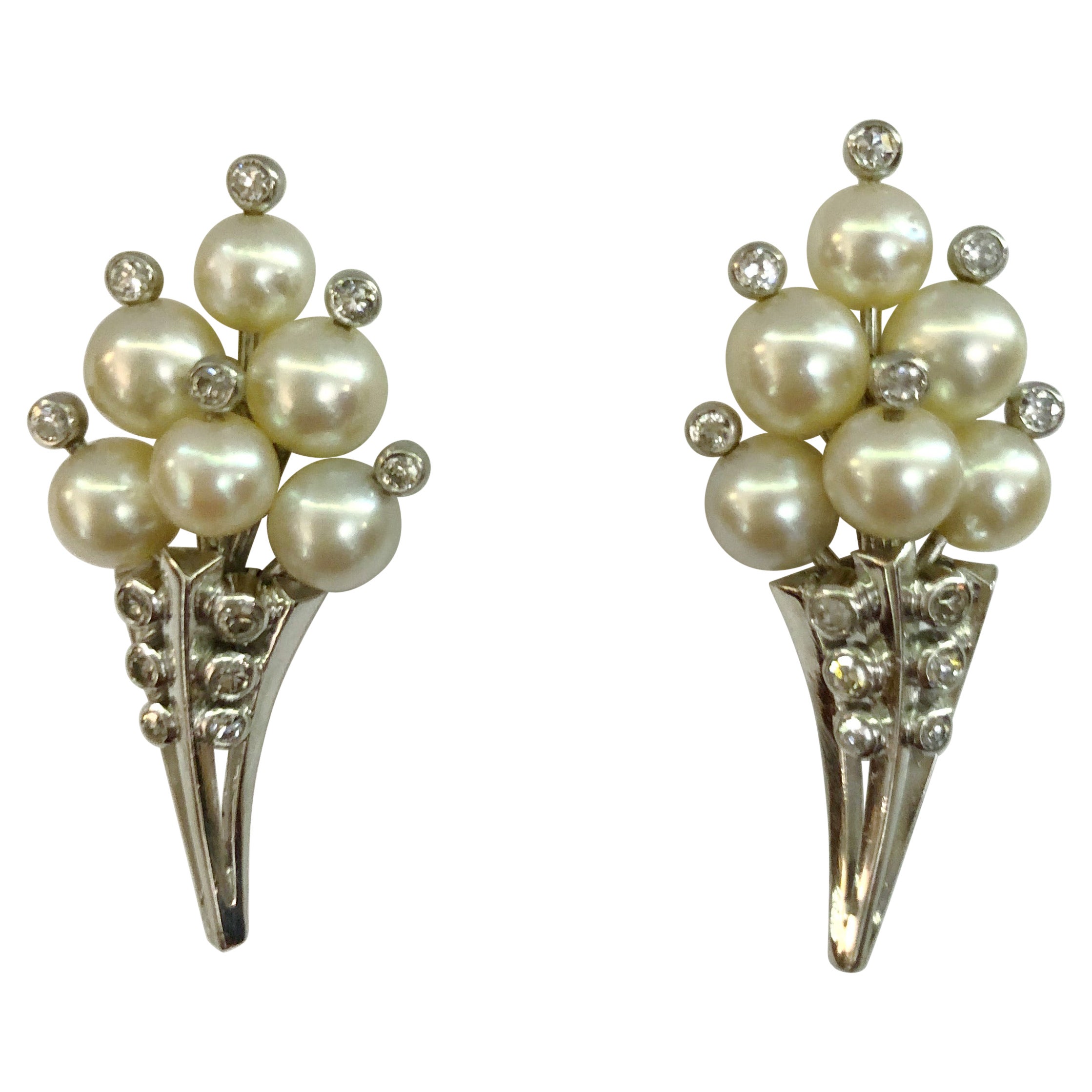 Paar Ohrringe aus 18 Karat Weißgold mit Perlen und Diamanten