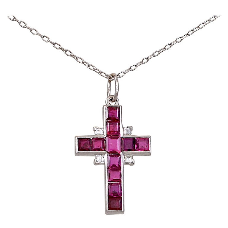 Kreuz-Halskette mit Rubin und Diamanten im Angebot