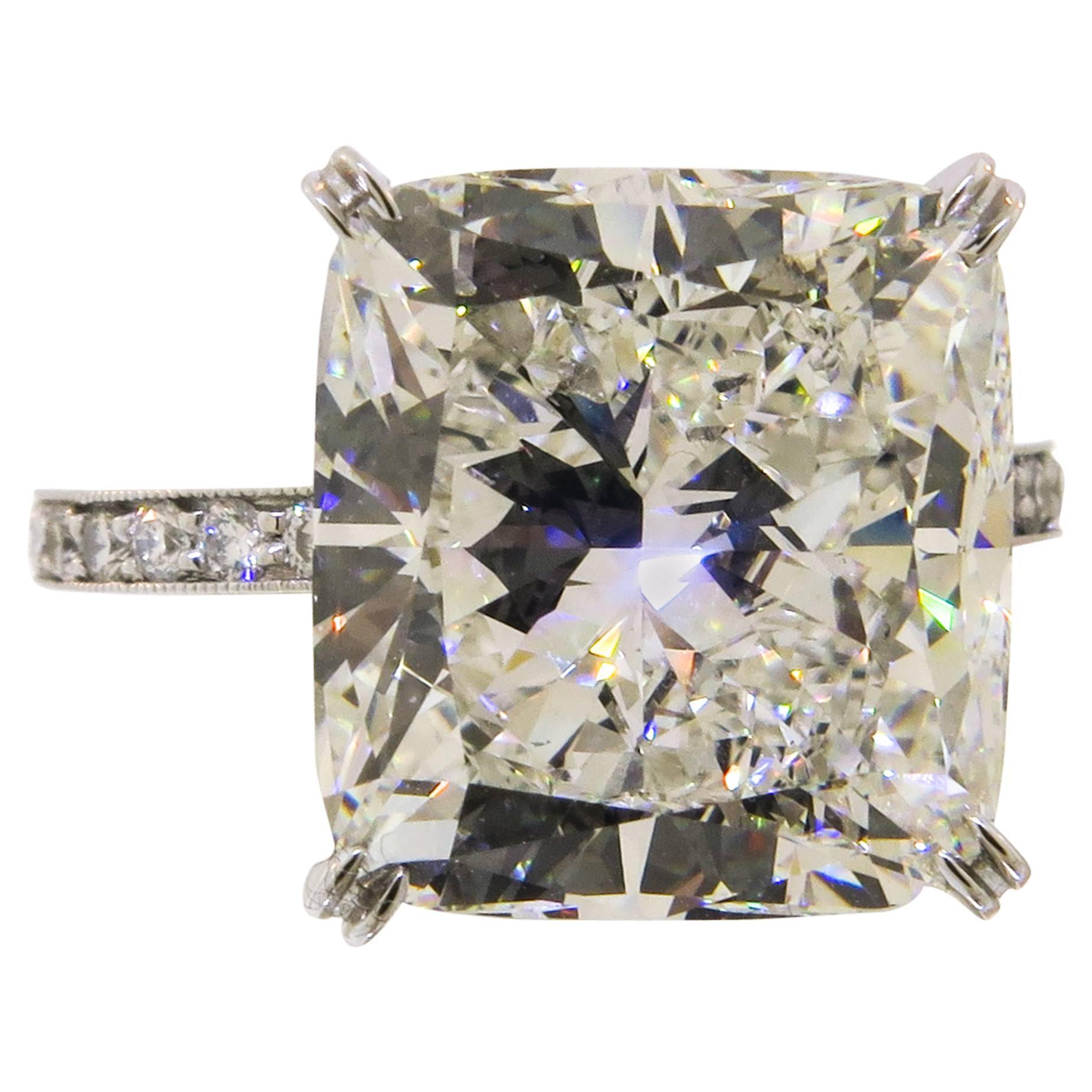 Graff 9.34 Carat Cushion-Cut Diamond Platinum Engagement Ring