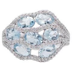 Aquamarine, Diamonds, 18 Karat White Gold Modern Ring