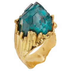 One of a Kind Roland Schad Rough Dioptase 18 Carat Yellow Gold Granite Ring