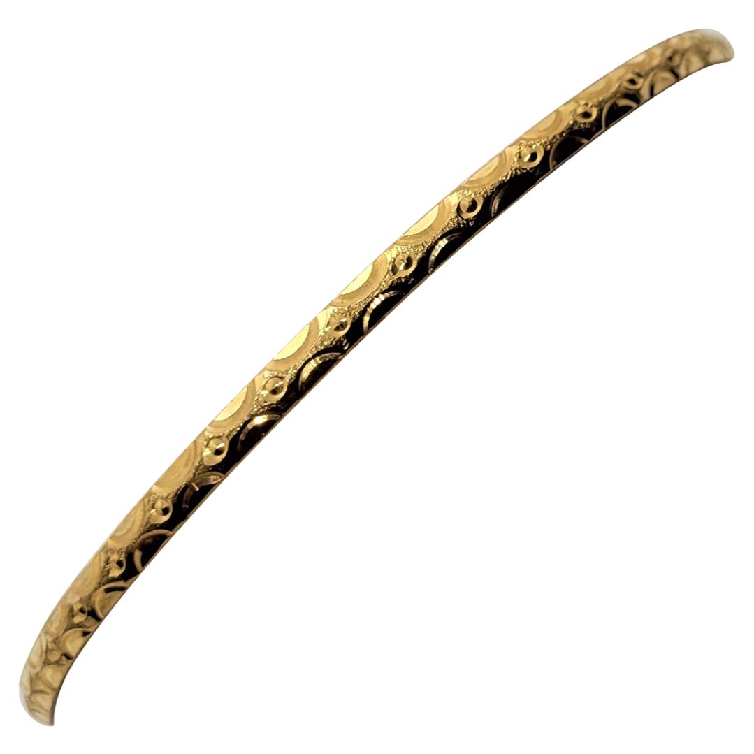21kt Gold Bangle Bracelet 10.27 Grams, Stamped AS21K, Diamond Cut Design