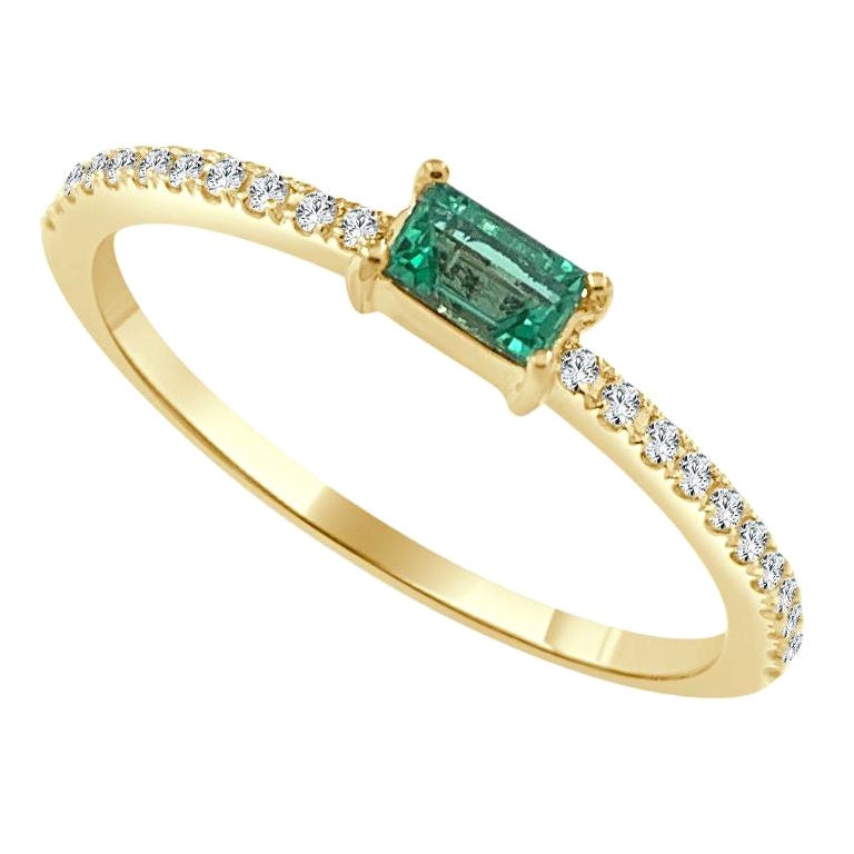 14 Karat Yellow Gold Green Emerald Stackable Ring Birthstone For Sale