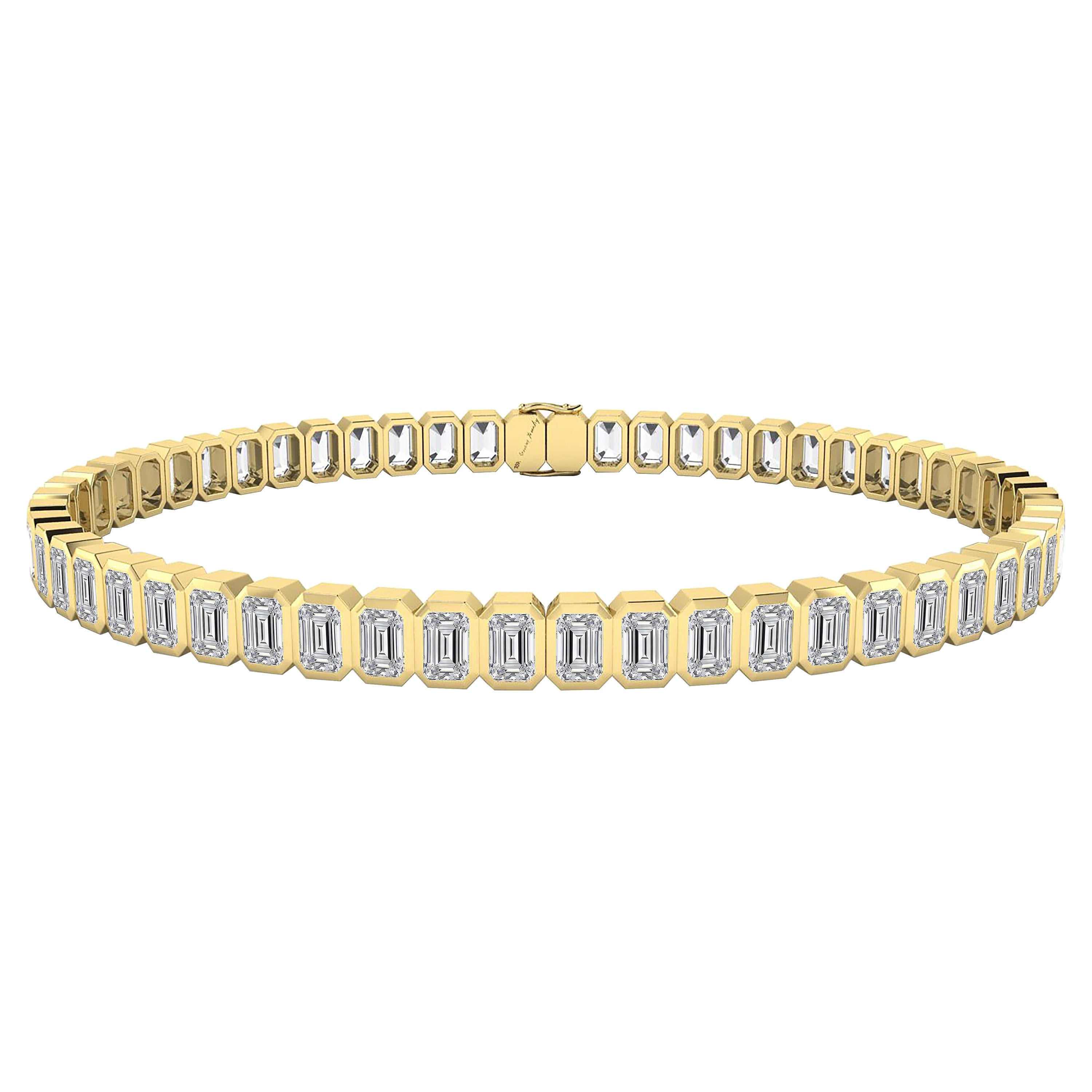 Emerald Cut Diamond Tennis Bracelet in 18 Karat Yellow Gold For Sale