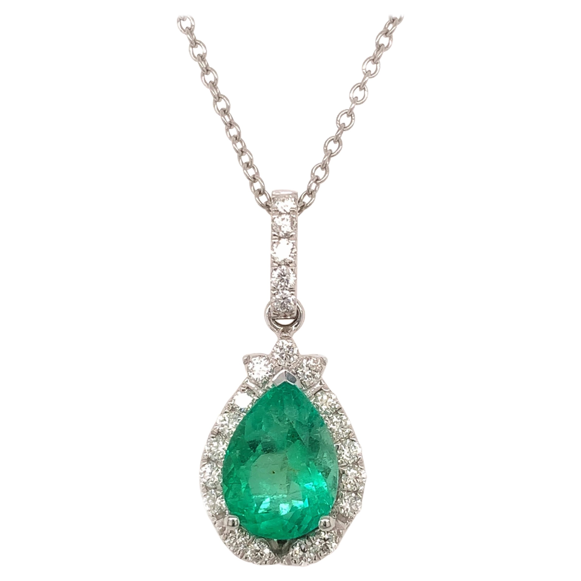 Handcrafted Italian 9 Carat Gold Emerald Pendant For Sale at 1stDibs