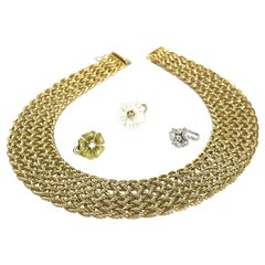 Retro 18k net made necklace with detachable flower applications