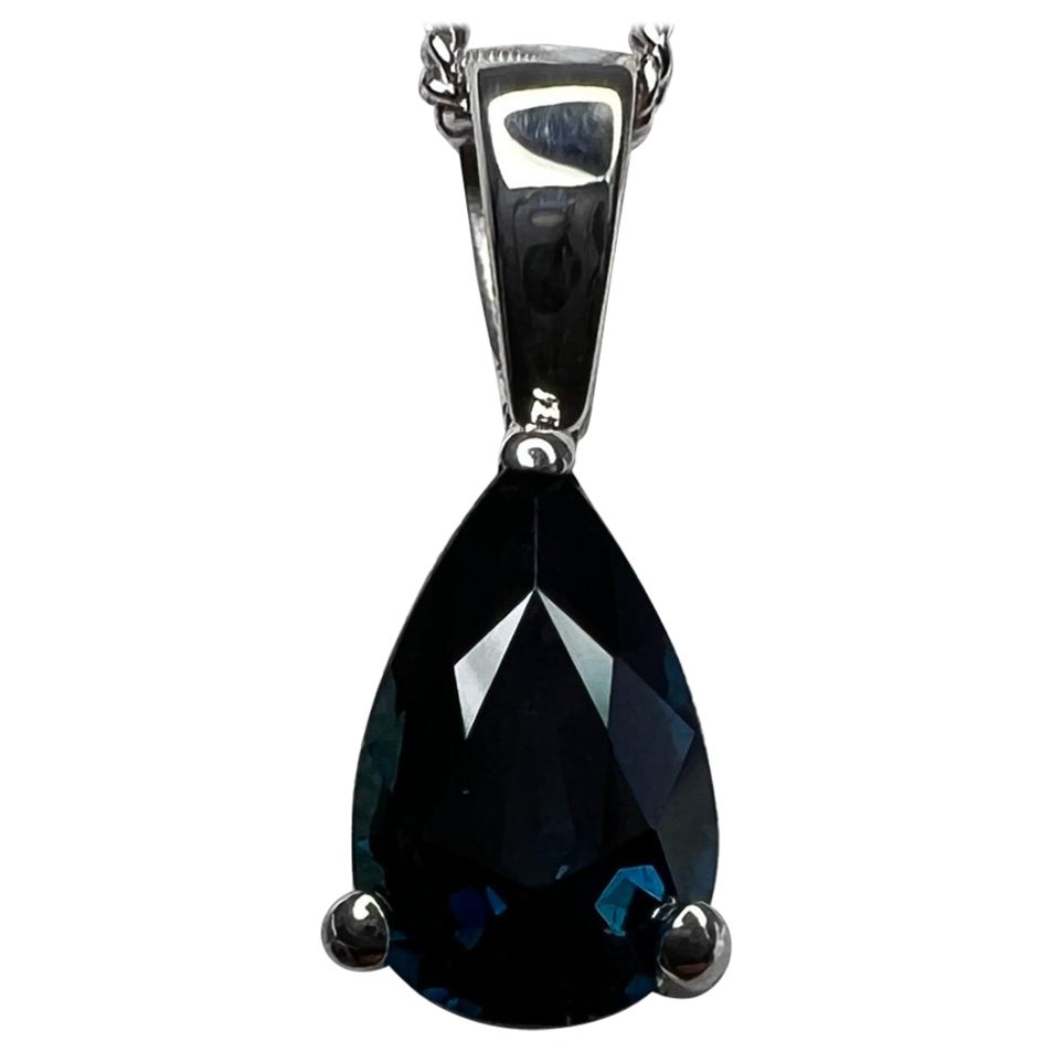 1.07ct Pear Shaped Sapphire Diamond Pendant in Platinum For Sale at 1stDibs