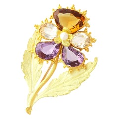 Antiquités 1820s Gemstone and Pearl Yellow Gold Pansy Brooch