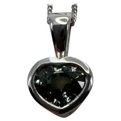 Pendentif en or 18 carats avec saphir taille cœur non traité et couleur changeante de 1,73 carat certifié IGI