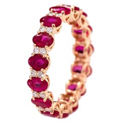 18 Karat Roségold 4,00 Karat Ovalschliff Rubin und Diamant Eternity-Ring