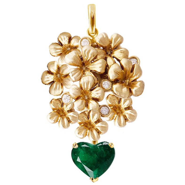 Yellow Gold Pendant Necklace with Diamonds and Certified Heart Cut Emerald For Sale