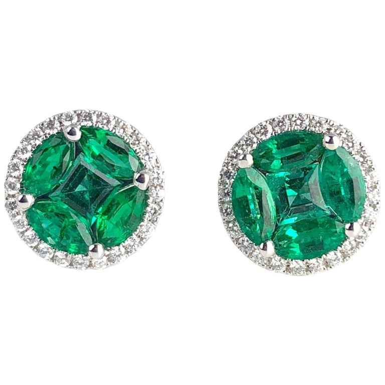 1.28 Carat Emerald and 0.22 Carat Diamond Stud Earrings in 18 Karat White Gold For Sale
