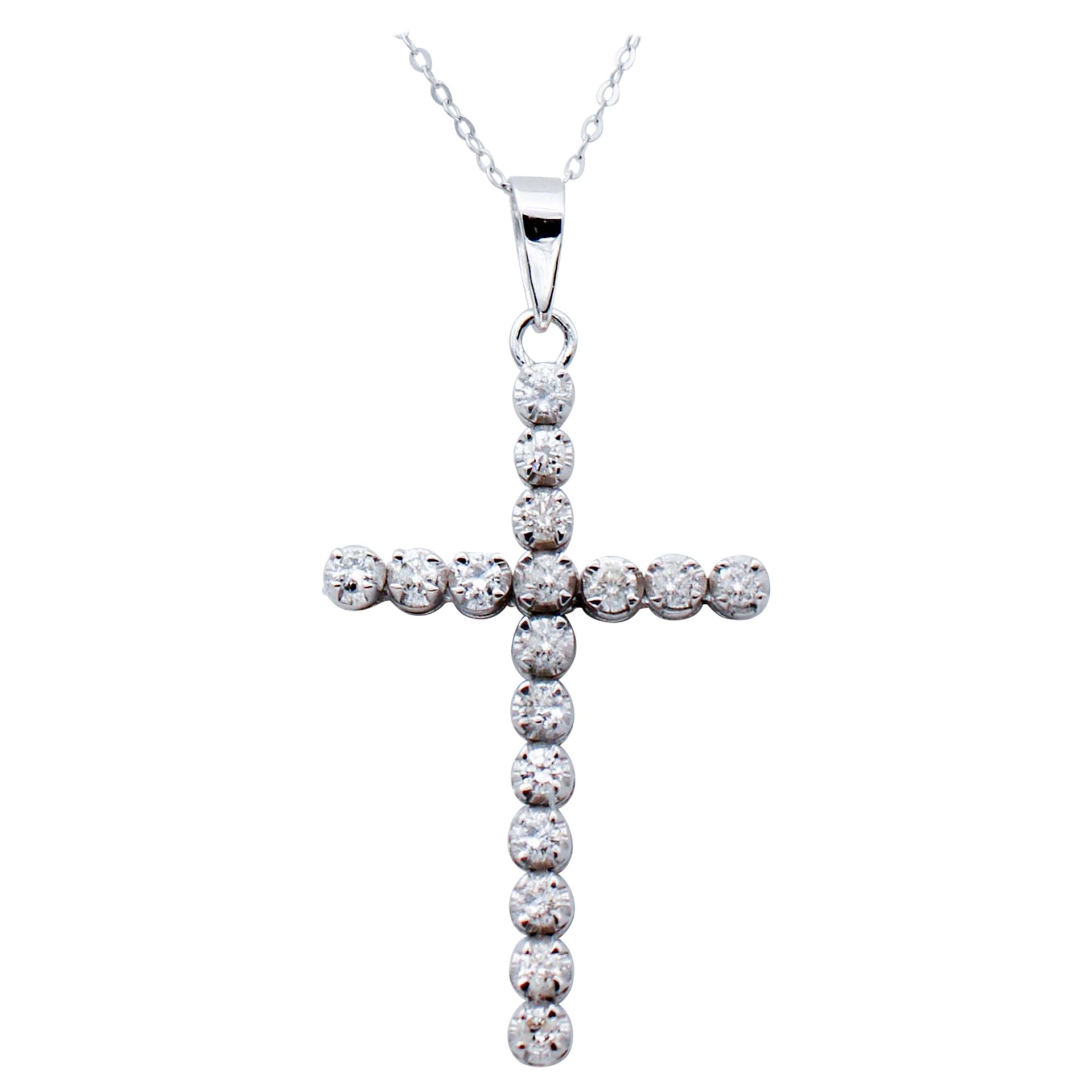 14 Karat White Gold Diamond Cross Pendant Necklace For Sale at 