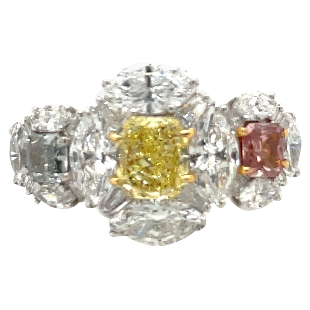 Cellini Jewelers Bague en platine avec diamants jaunes, roses, bleus et gris taille radiant de fantaisie