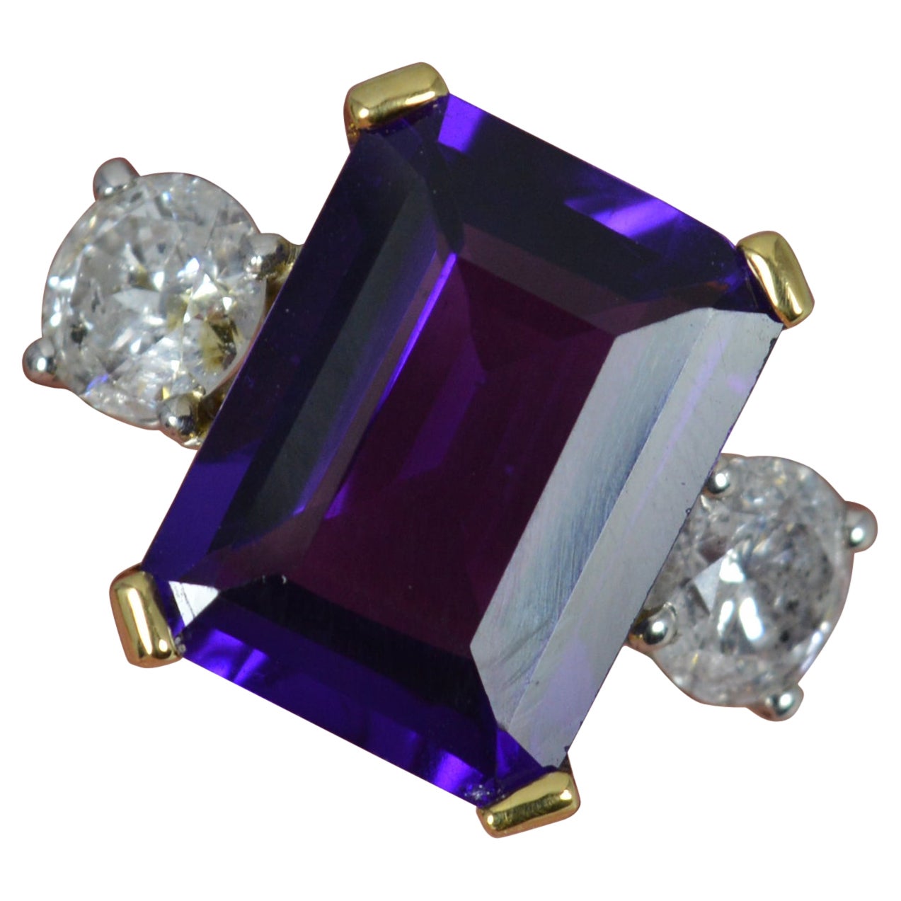 Atemberaubender Trilogie-Ring mit Amethyst und 2,40 Karat Diamant, 18 Karat Gold im Angebot