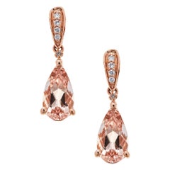 Boucle d'oreille pendante en or rose 14 carats Morganite 3.20 carats, taille poire, avec accents de diamants