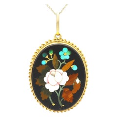 Pendentif médaillon français ancien en or jaune et Pietra Dura