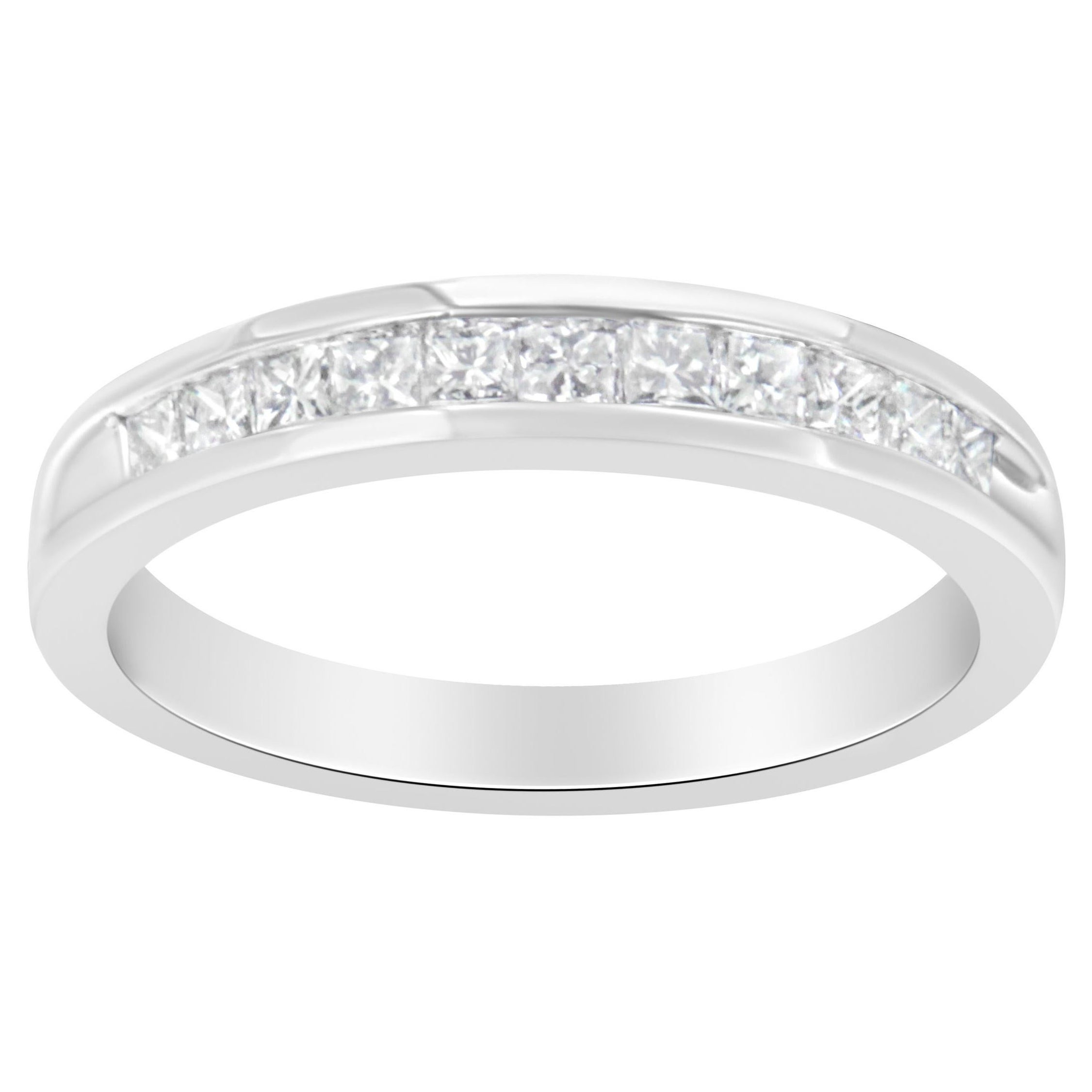 IGI Certified 18K White Gold 1/2 Carat Diamond Wedding Band Ring For Sale