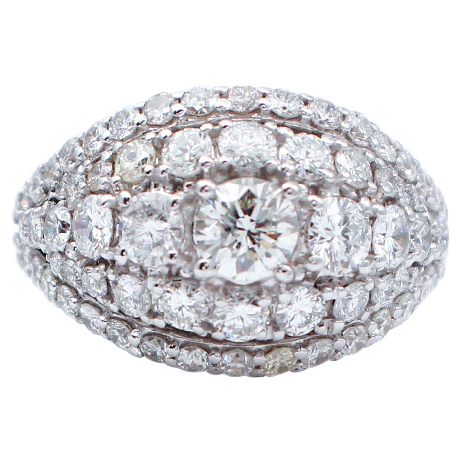 3.58 Carats Diamonds, 18 Karat White Gold Ring