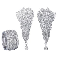 18 Karat White Gold and White Diamonds Earrings and Cocktail Ring