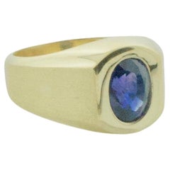 Vintage Classic Sapphire Pinky Ring 2.75 Carats in 18k Yellow Gold