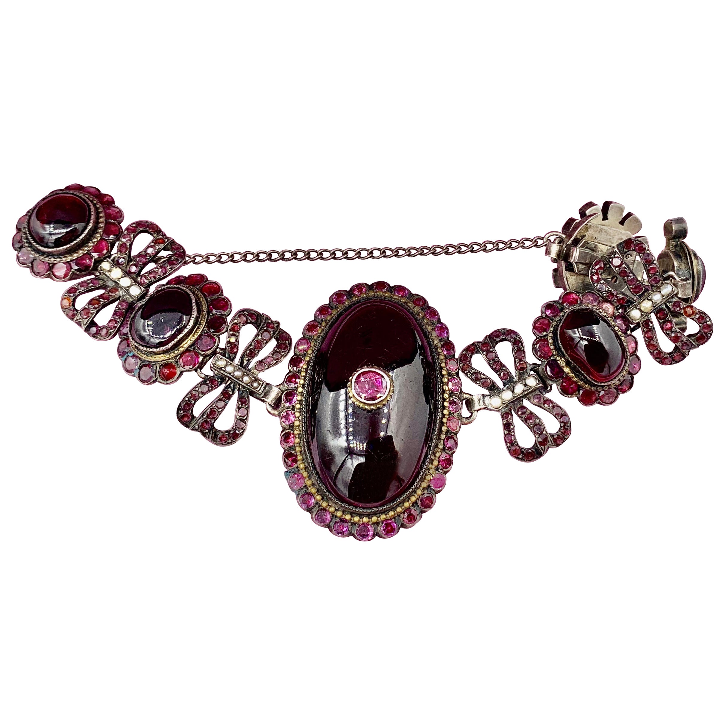 Bracelet en grenat de Bohème cabochon 62 carats et rubis de qualité musée, Belle Époque française