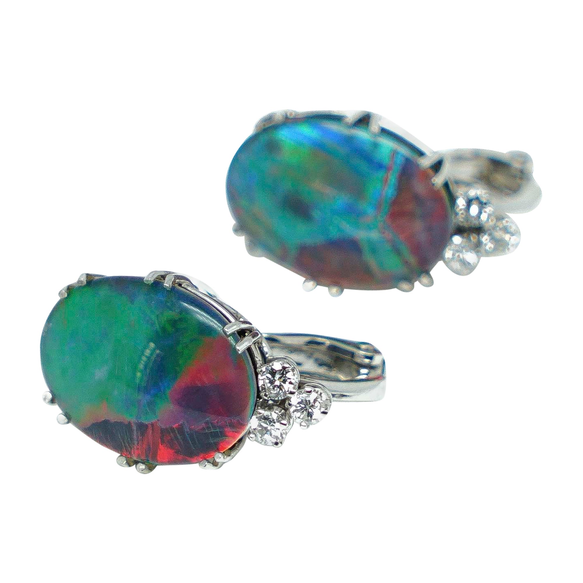 Aurora Earrings in Gold 18 Karats with Opal and Diamonds For Sale