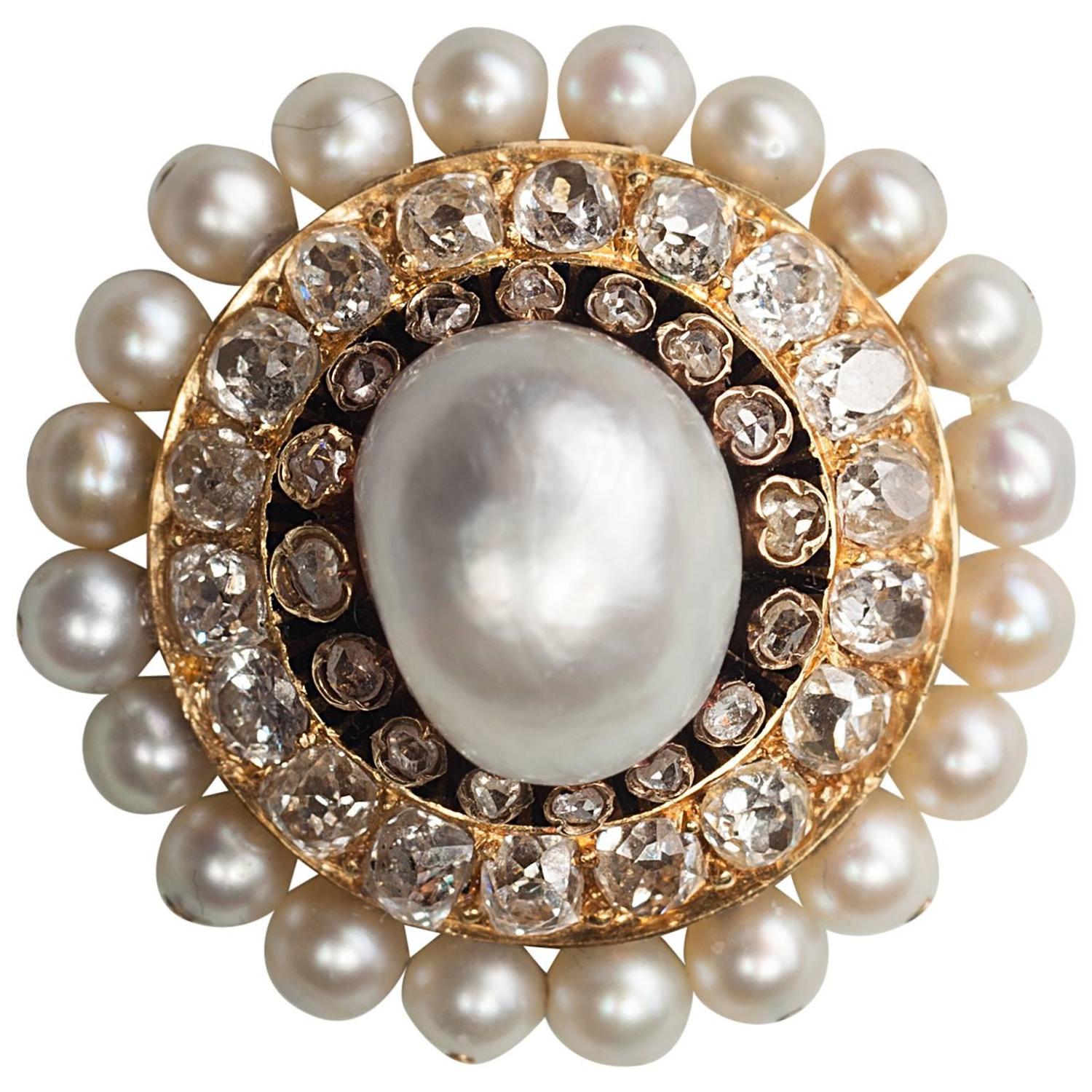 Victorian Natural Pearl Diamond Gold Round Brooch For Sale at 1stdibs