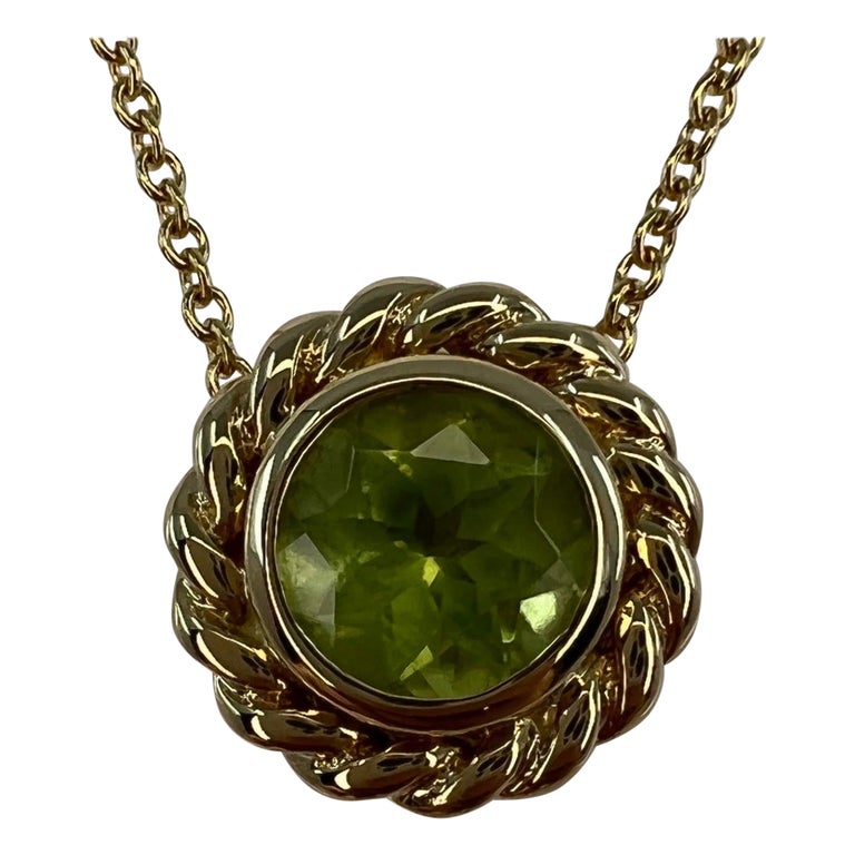 Fine Vintage Tiffany & Co. Round Cut Peridot 18k Yellow Gold Pendant Necklace For Sale