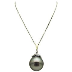 Black Pearl Gold Pendant with Pave Diamond Cap