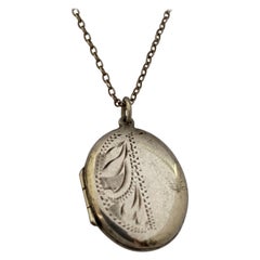 Retro Oval Sterling Silver Pendant Locket with Sterling Chain