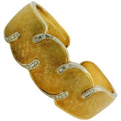 1960s Scalloped Edge Diamond Gold Bangle Bracelet
