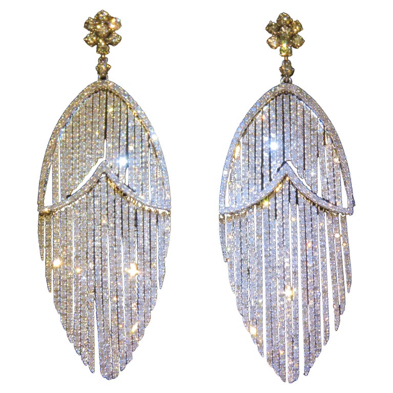 18KT Gold Prächtige seltene 15CT Diamant 14.000 Diamanten Drapierte Fransen- Ohrringe im Angebot bei 1stDibs