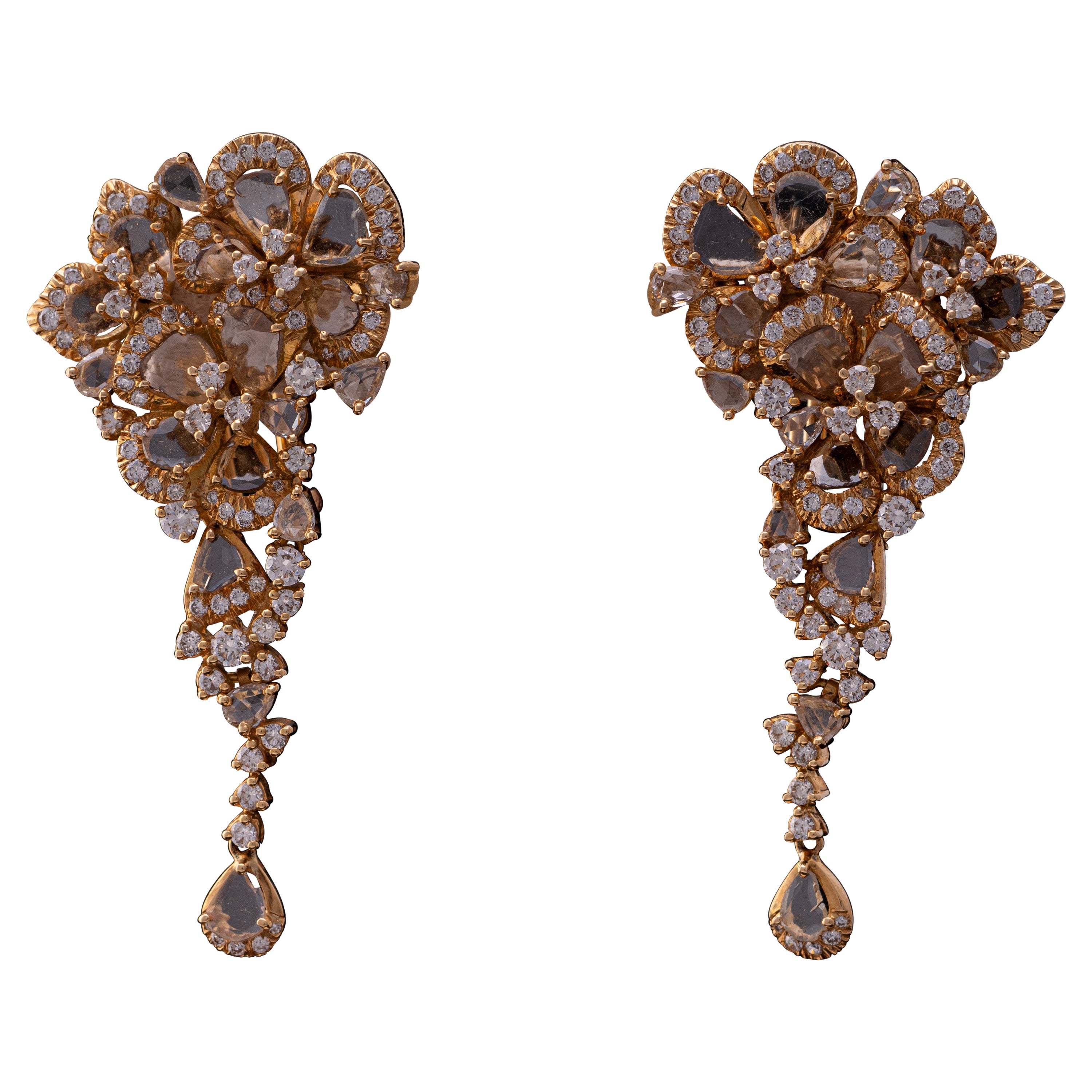 5.52 Carat Diamond and Yellow Gold Dangle Earring For Sale