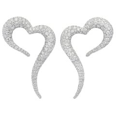 18 Karat White Gold and White Diamonds Large Heart Shaped Earrings