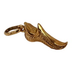 Curled Toe Shoe 18K Yellow Gold Charm Pendant