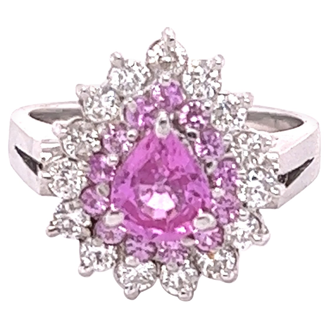 Bague en or blanc 14 carats avec saphir rose de 2,01 carats et diamants en vente